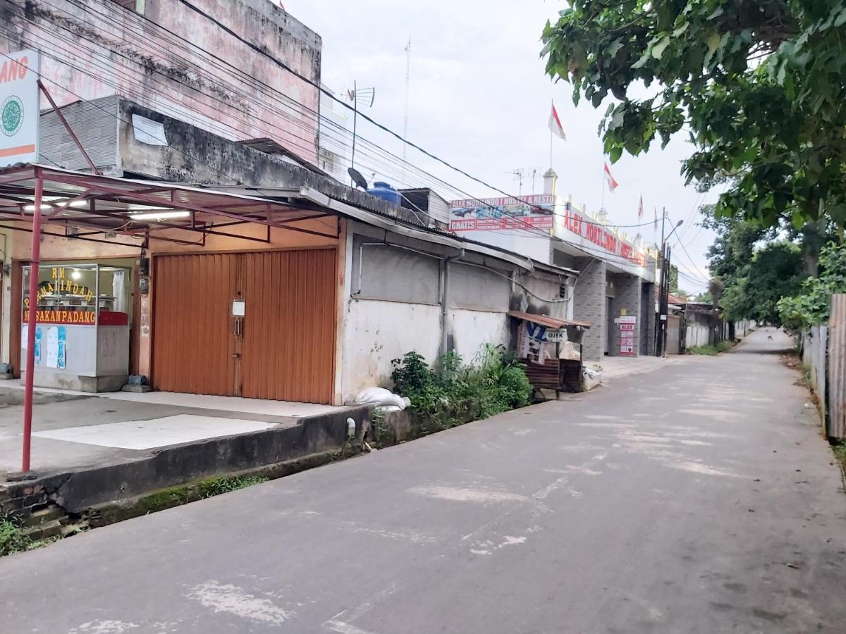 Alex Hostel 2 Palembang Exterior photo